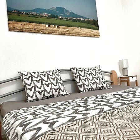 Apartment Sakvice 390 Exterior photo